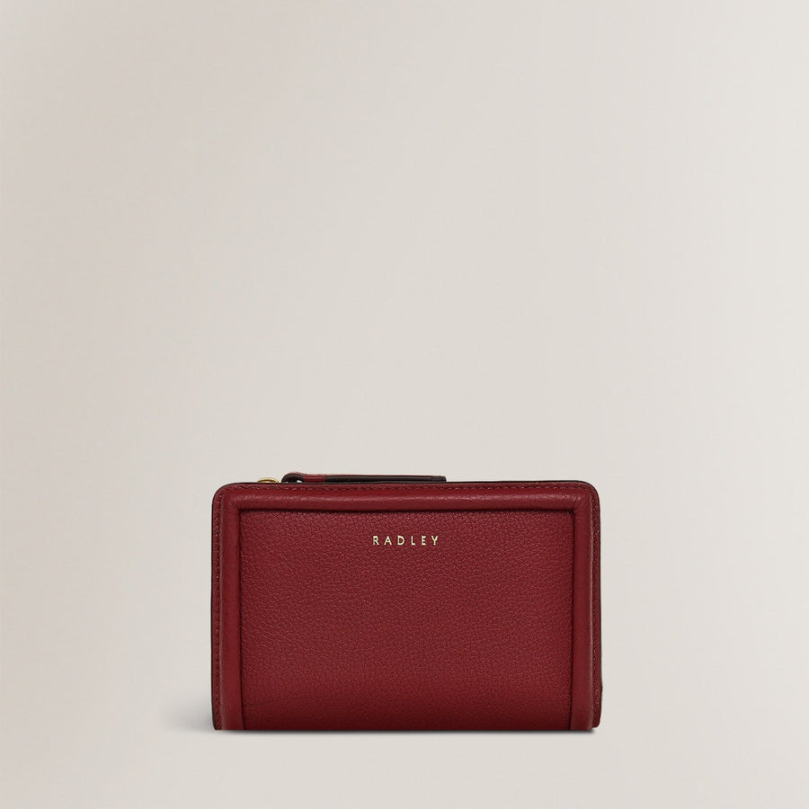 Bexley Street Leather Medium Bifold Wallet in Cranberry - S1955604
