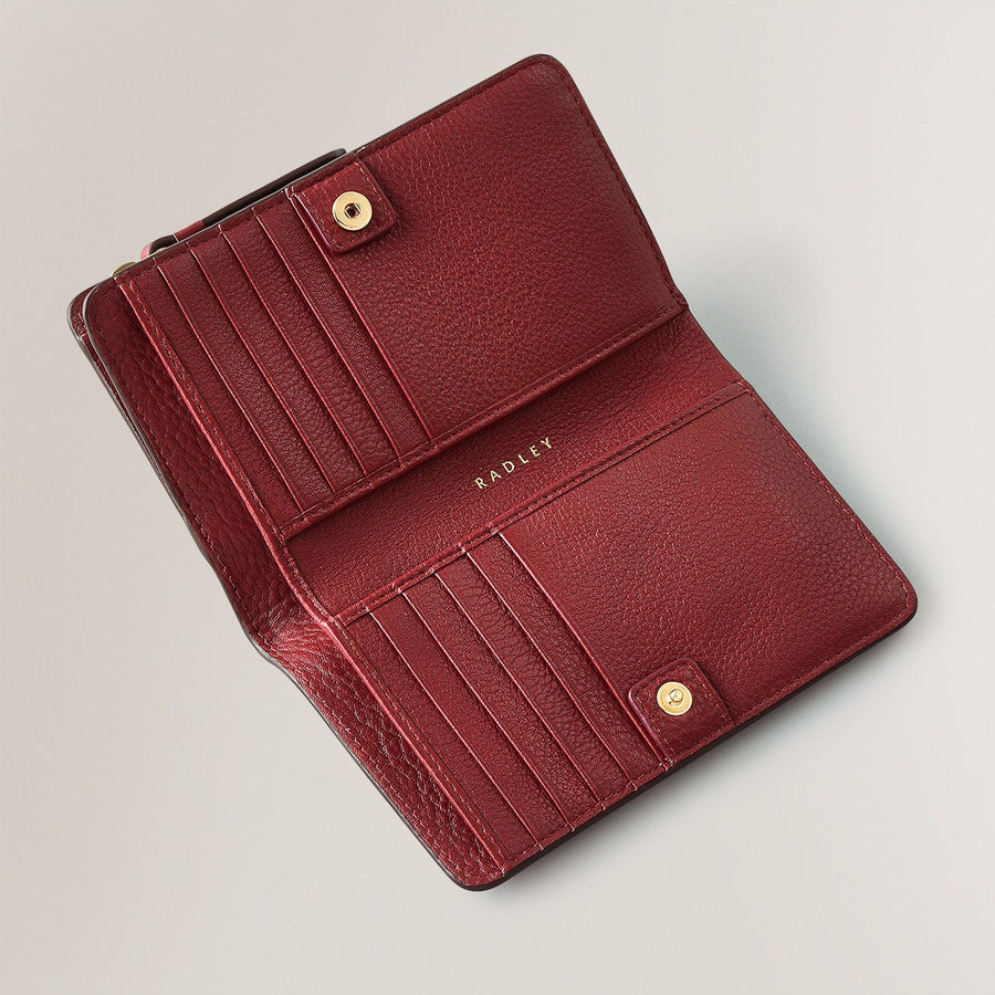 Bexley Street Leather Medium Bifold Wallet in Cranberry - S1955604