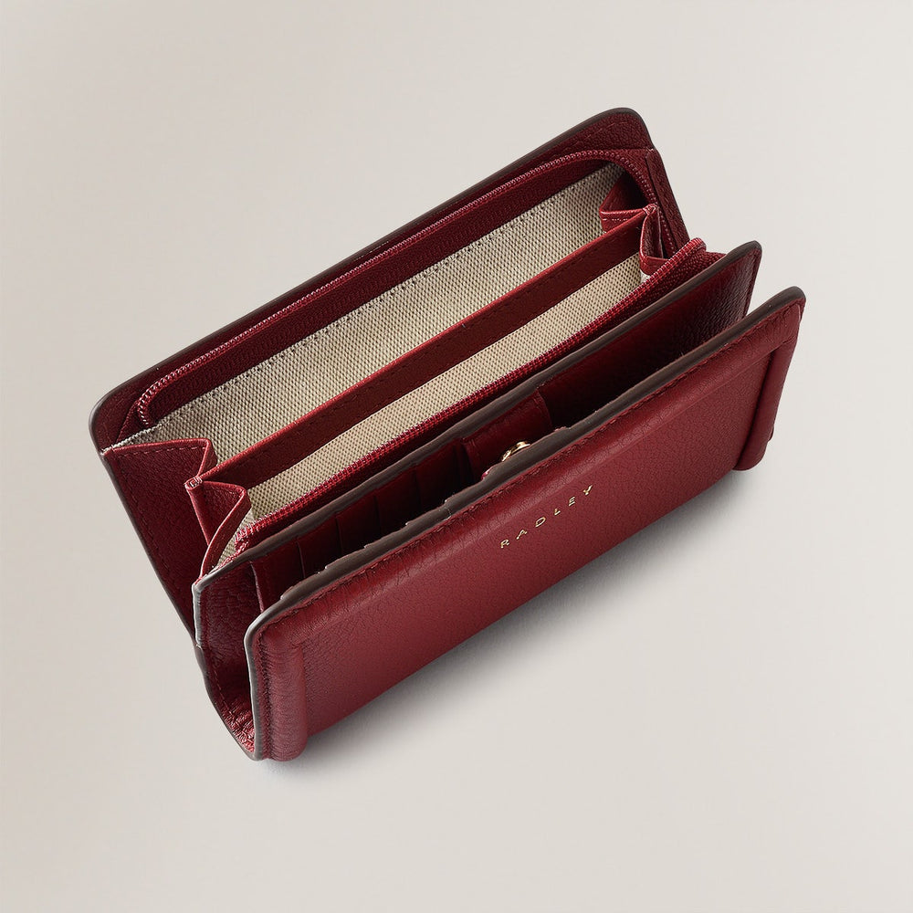 Bexley Street Leather Medium Bifold Wallet in Cranberry - S1955604