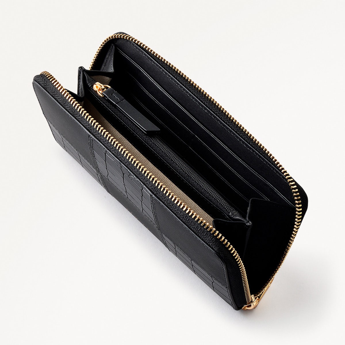 Mount Row Leather Large Zip Around Wallet in Black - S1968001