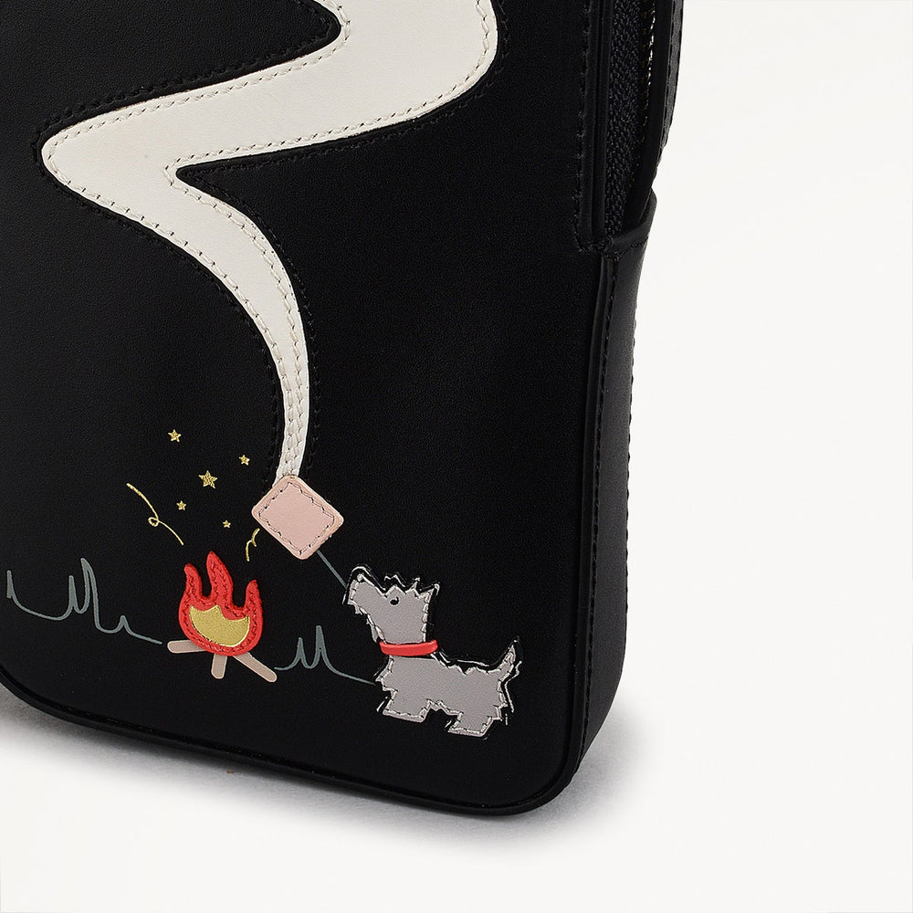Toasting Marshmallow Leather Medium Zip Around Phone Crossbody in Black - S1985001