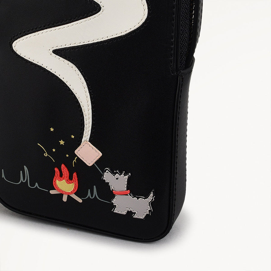 Toasting Marshmallow Leather Medium Zip Around Phone Crossbody in Black - S1985001