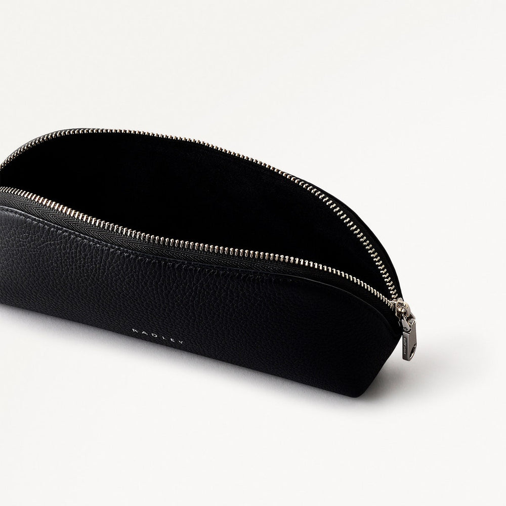 Commute Street Leather Medium Ziptop Pencil Case in Black - S1986001