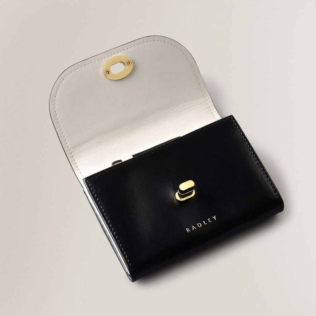 Parliament Hill Leather Medium Flapover Wallet in Black - S2374001