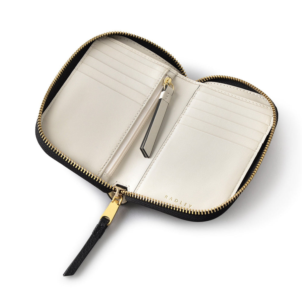 Henrietta Place Leather Medium Zip Around Wallet in Black - S2380001