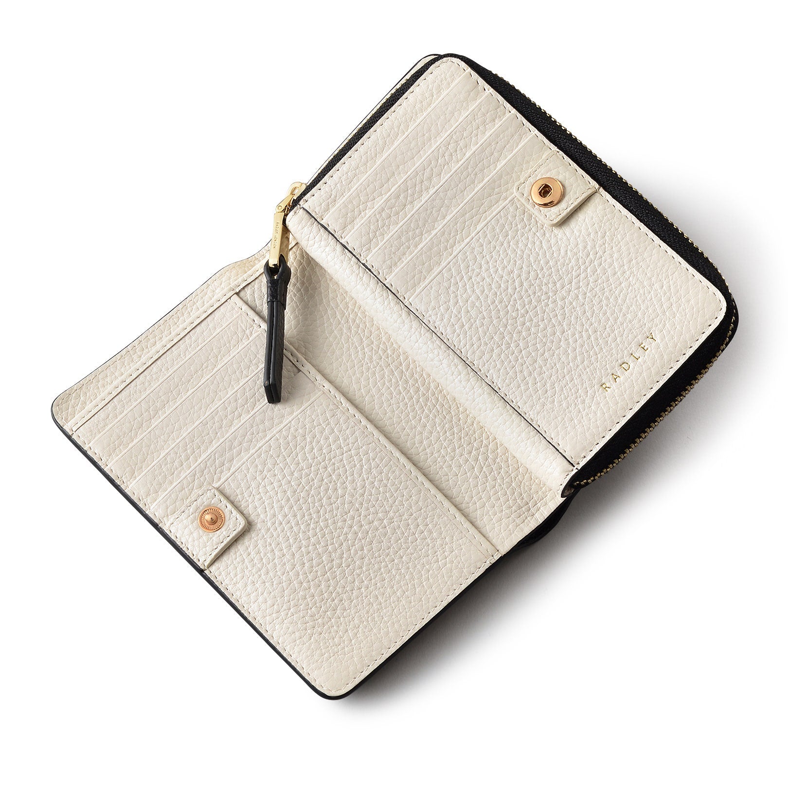 Berners Mews Leather Medium Bifold Wallet in Black - S2422001