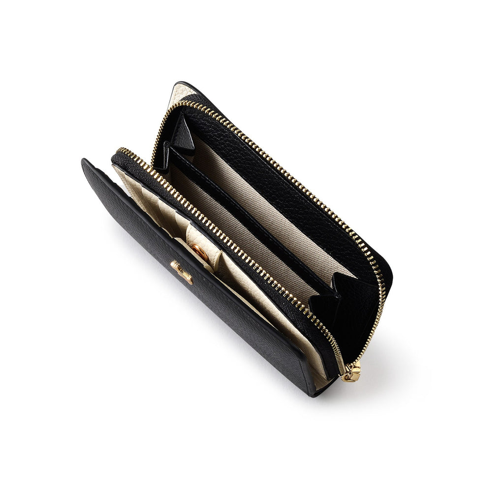 Berners Mews Leather Medium Bifold Wallet in Black - S2422001