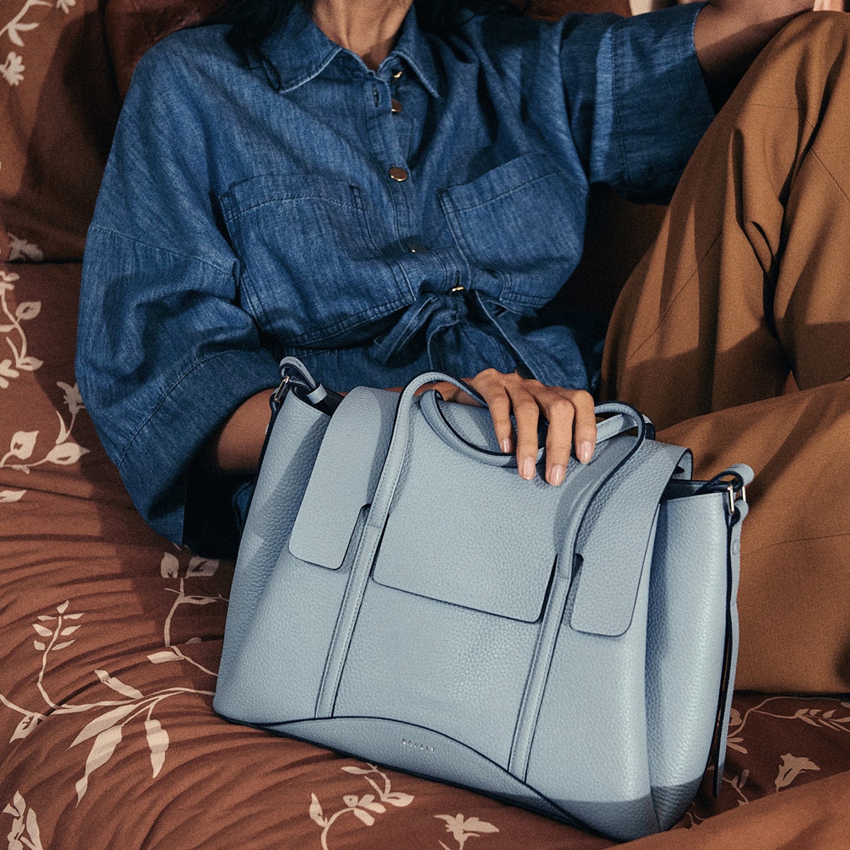 The Chancery Leather Medium Flapover Grab Bag in Smoke Blue - 110644